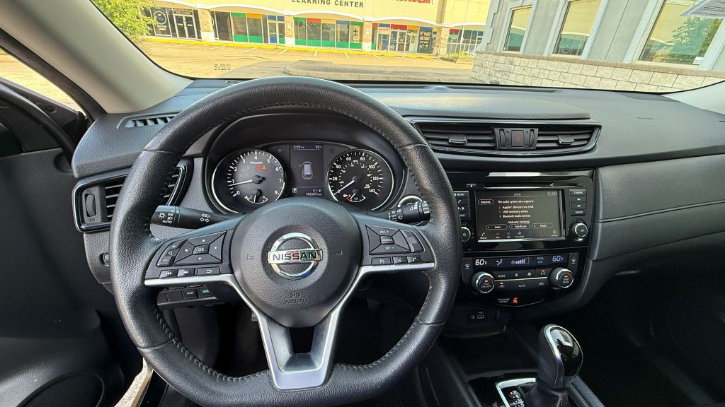 2019 Nissan Rogue Image 24