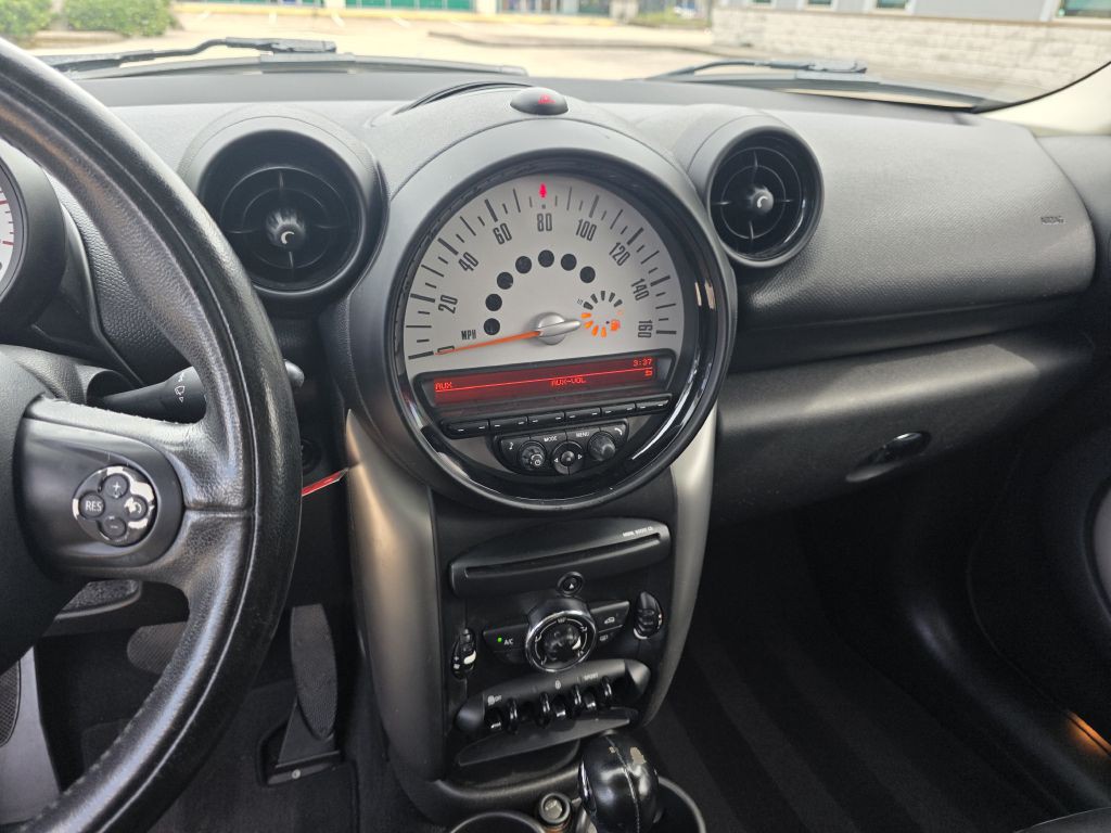 2013 MINI Cooper Image 23