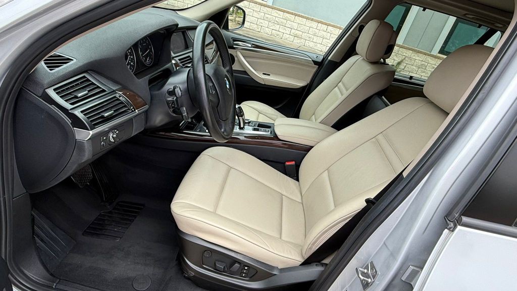 2012 BMW X5 Image 10