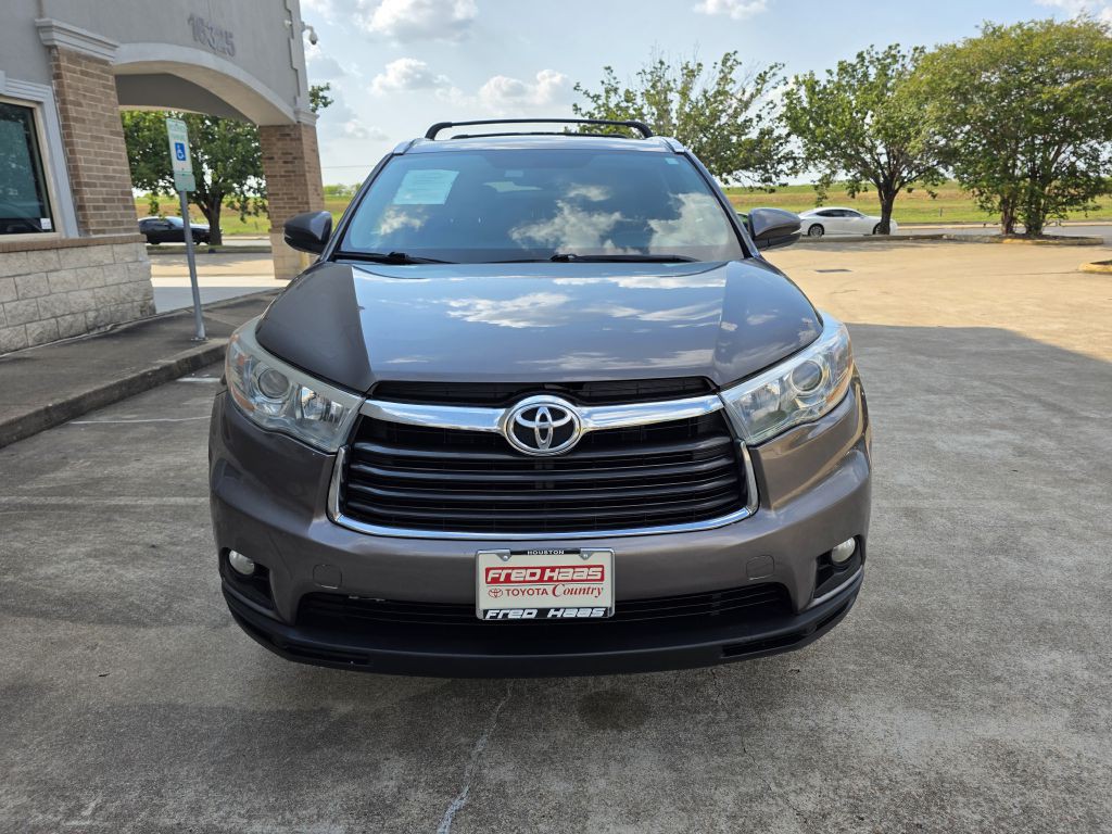 2016 Toyota Highlander Image 2
