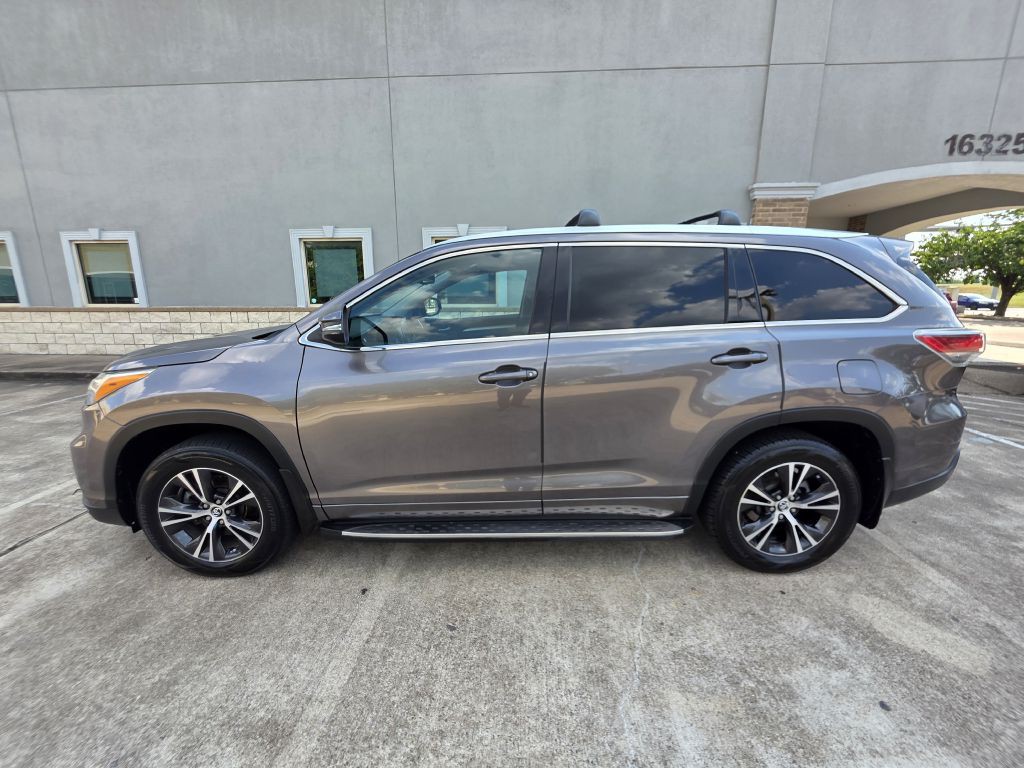 2016 Toyota Highlander Image 4
