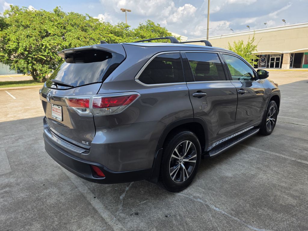 2016 Toyota Highlander Image 7