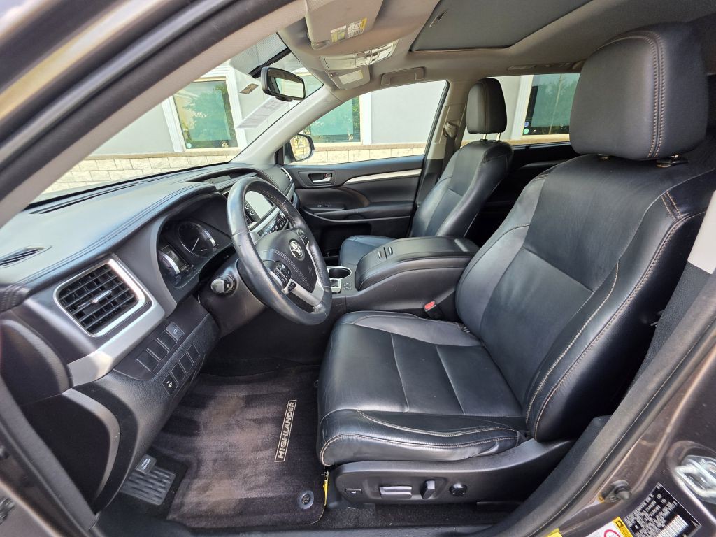 2016 Toyota Highlander Image 11