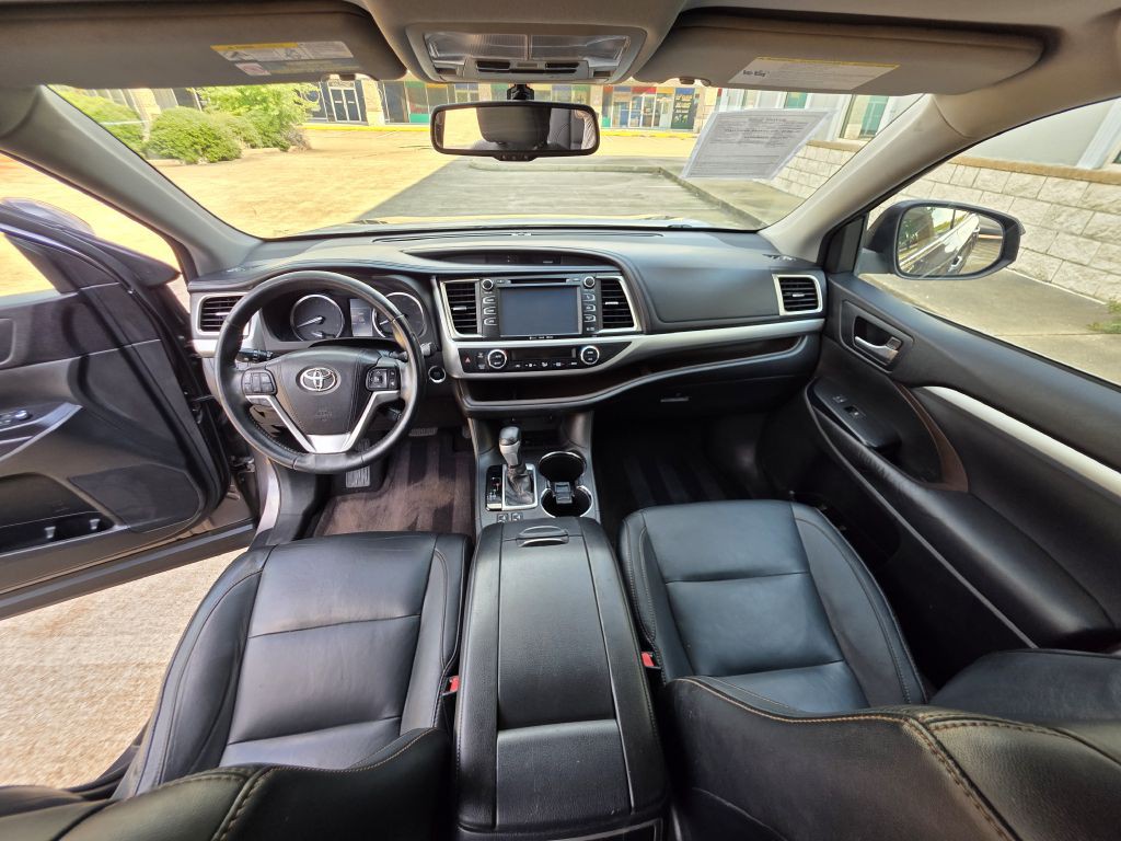 2016 Toyota Highlander Image 13