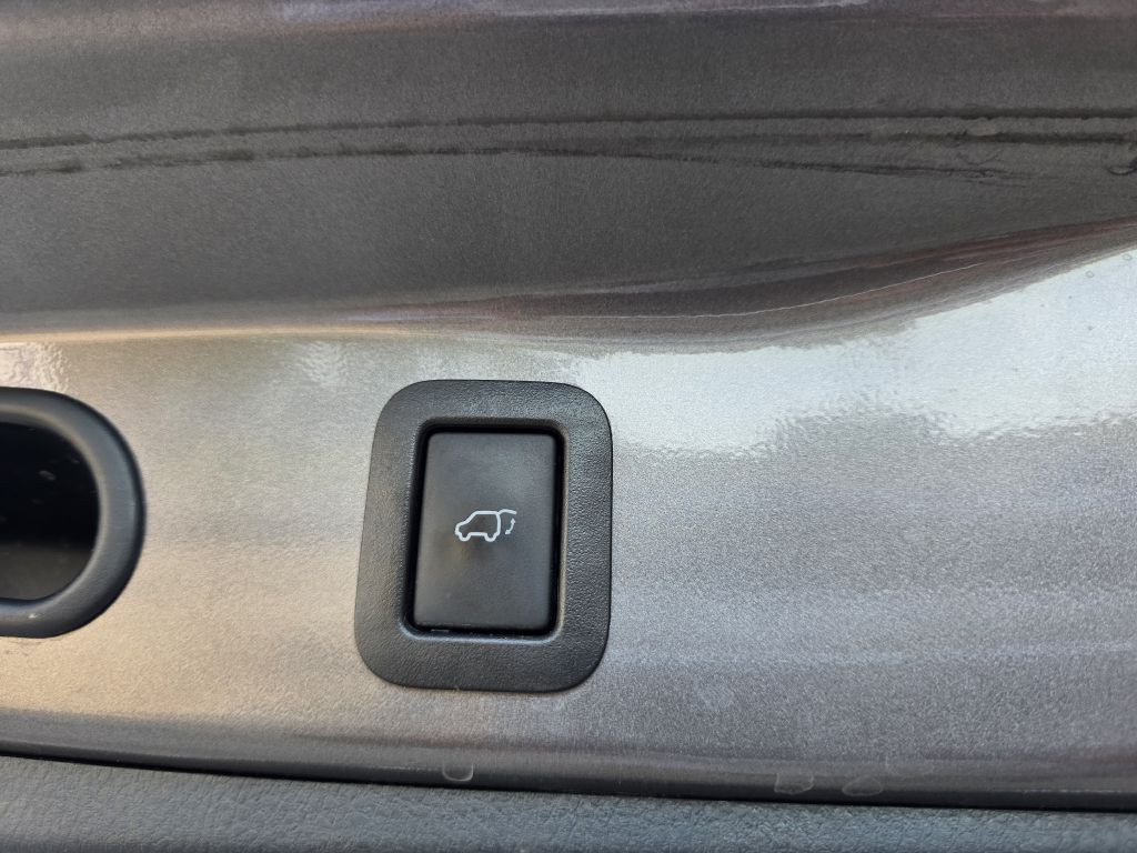 2016 Toyota Highlander Image 20
