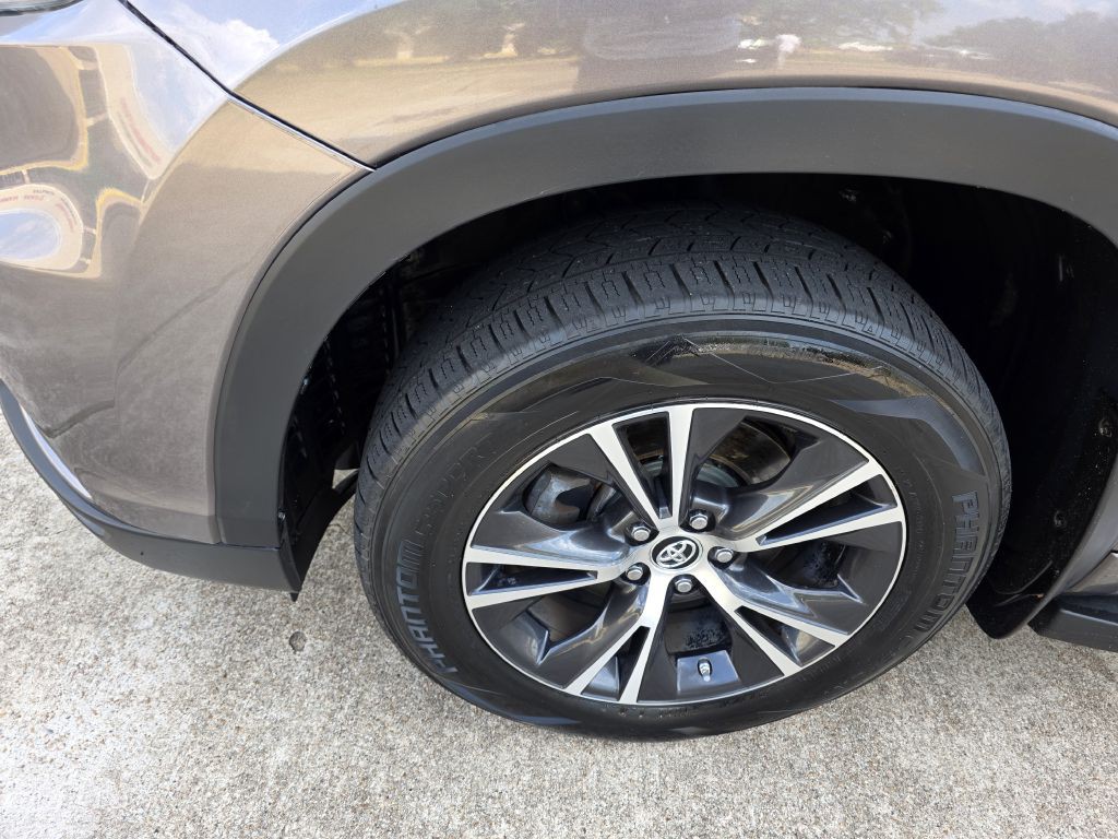 2016 Toyota Highlander Image 29