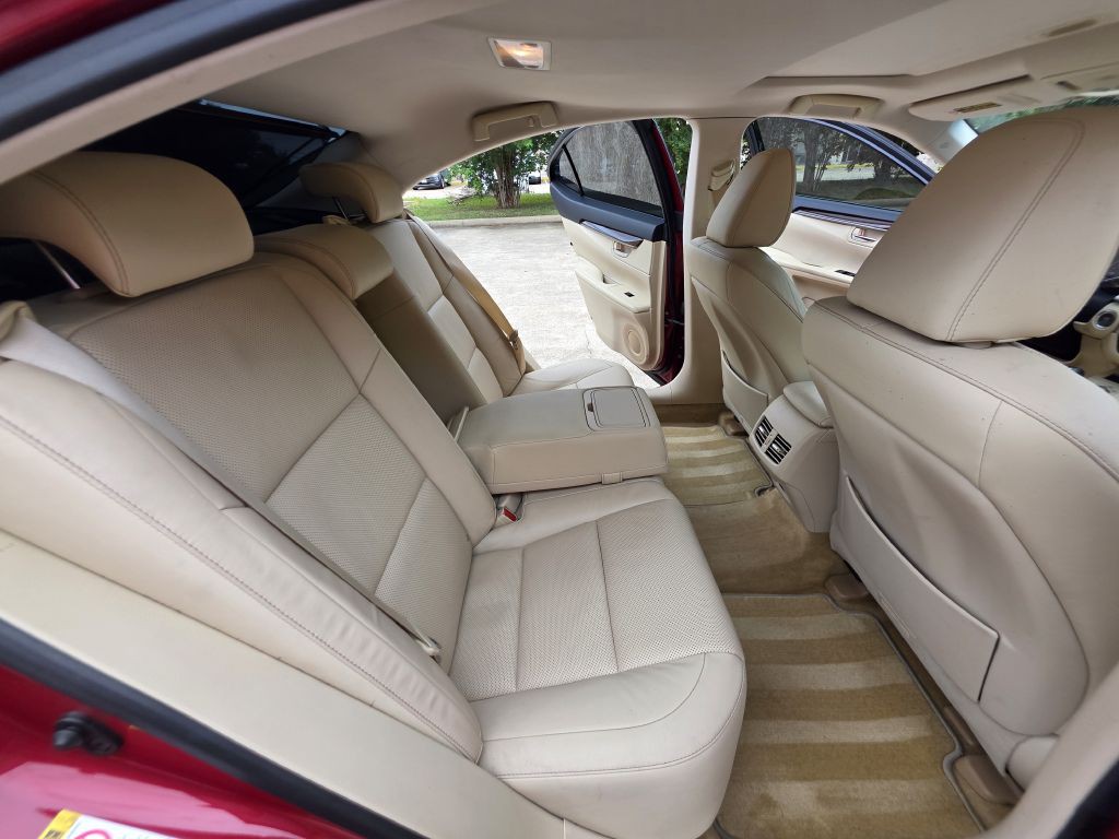 2015 Lexus ES Image 17