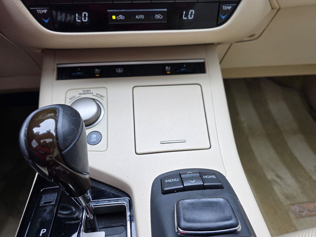 2015 Lexus ES Image 27