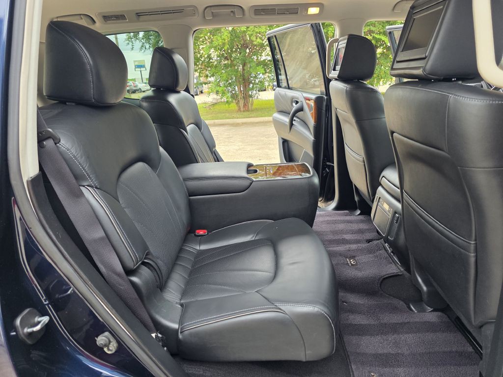 2017 INFINITI QX80 Image 17
