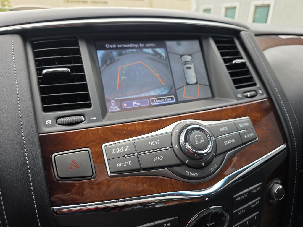 2017 INFINITI QX80 Image 29