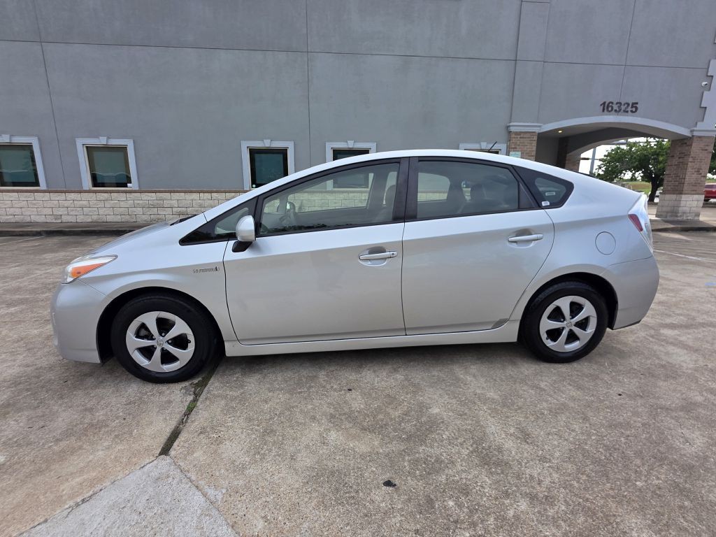 2013 Toyota Prius Image 4