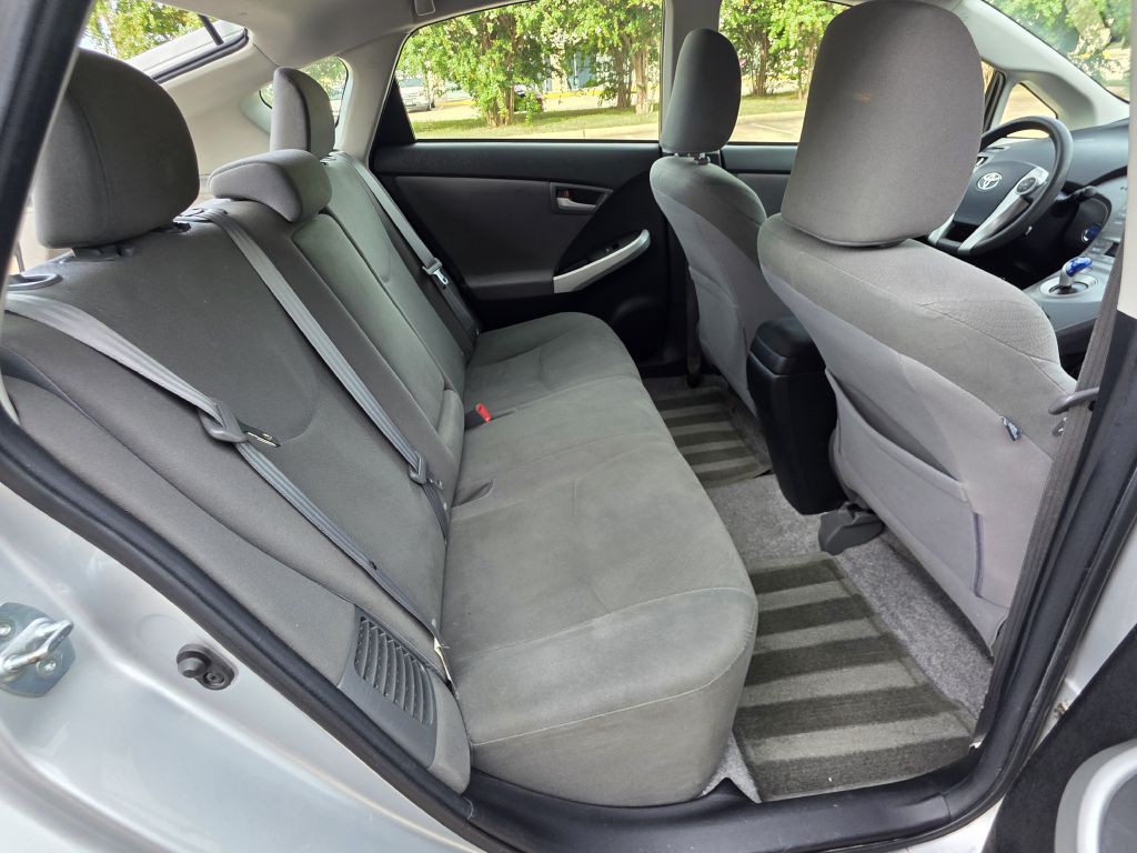 2013 Toyota Prius Image 19