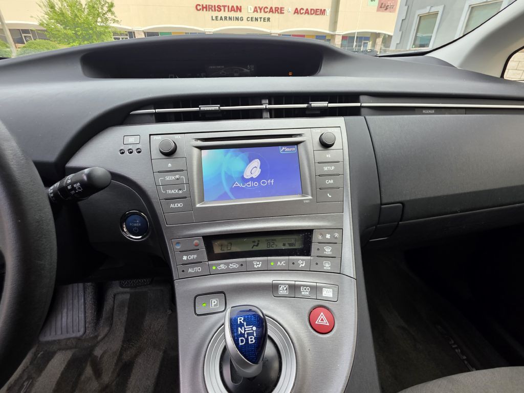 2013 Toyota Prius Image 22