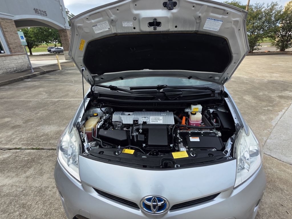 2013 Toyota Prius Image 25