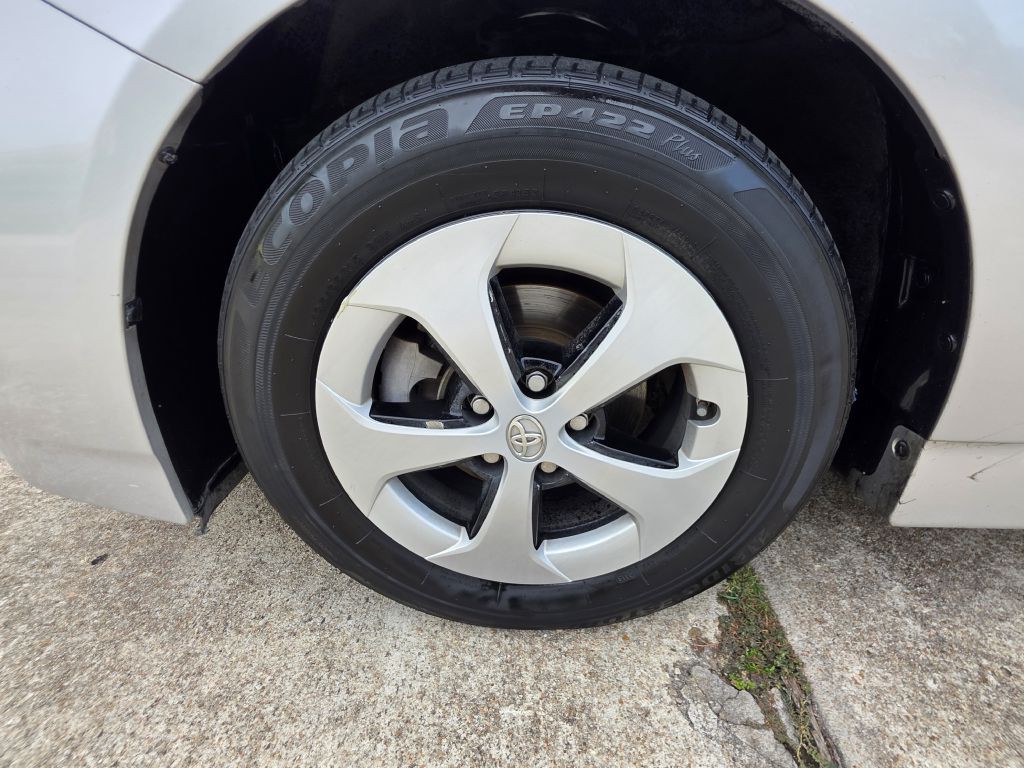 2013 Toyota Prius Image 26