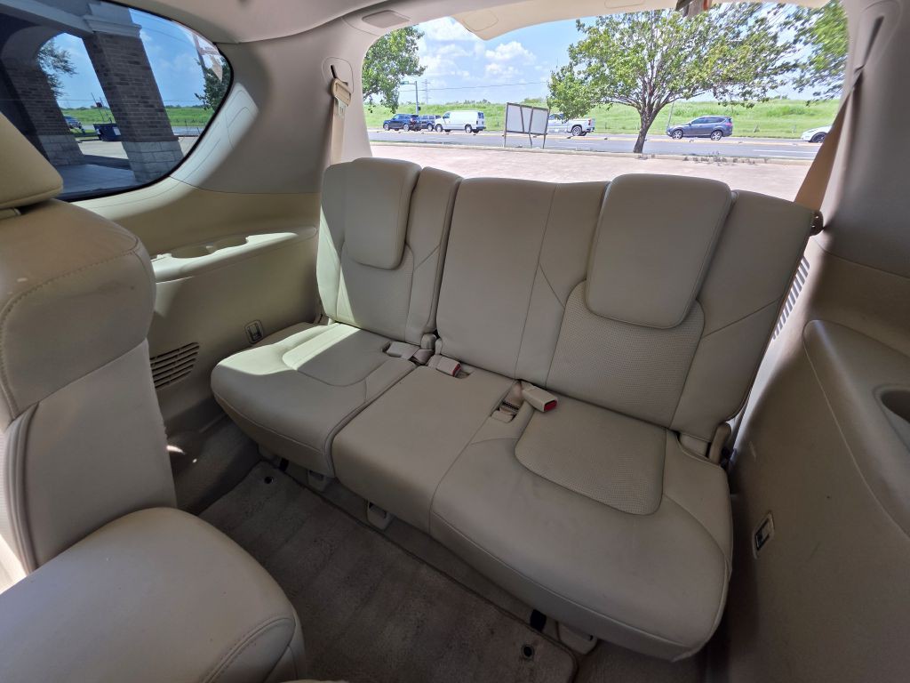 2014 INFINITI QX80 Image 17
