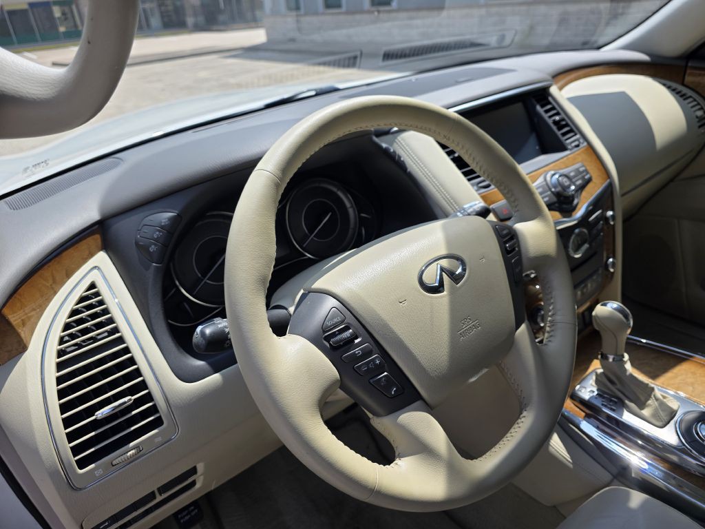 2014 INFINITI QX80 Image 23