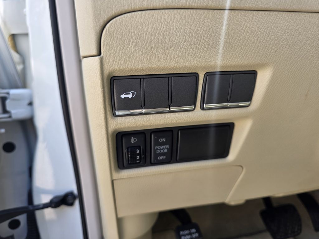 2014 INFINITI QX80 Image 28