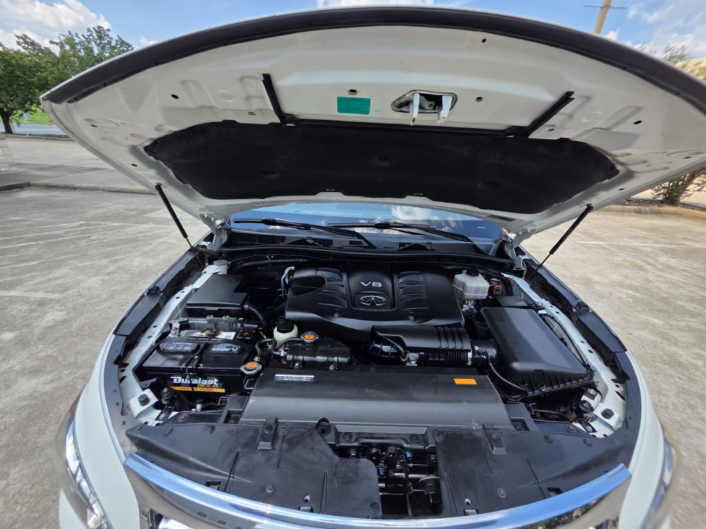 2014 INFINITI QX80 Image 32