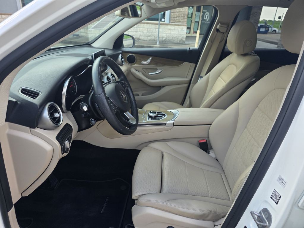 2018 Mercedes-Benz GLC-Class Image 12