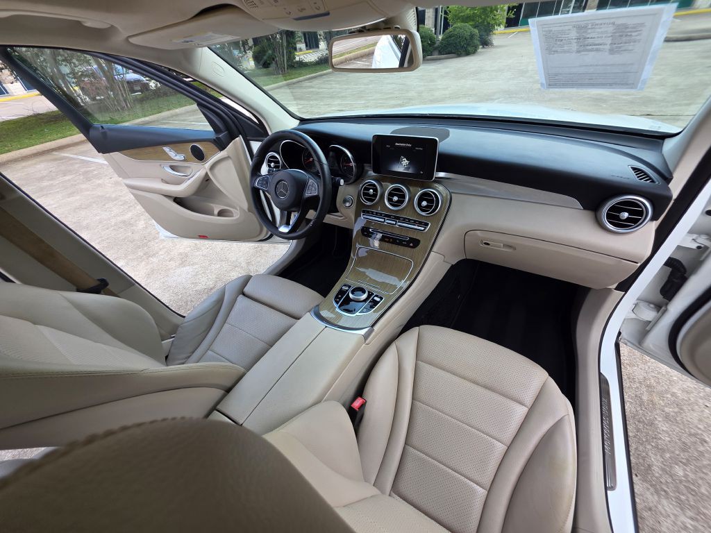 2018 Mercedes-Benz GLC-Class Image 16
