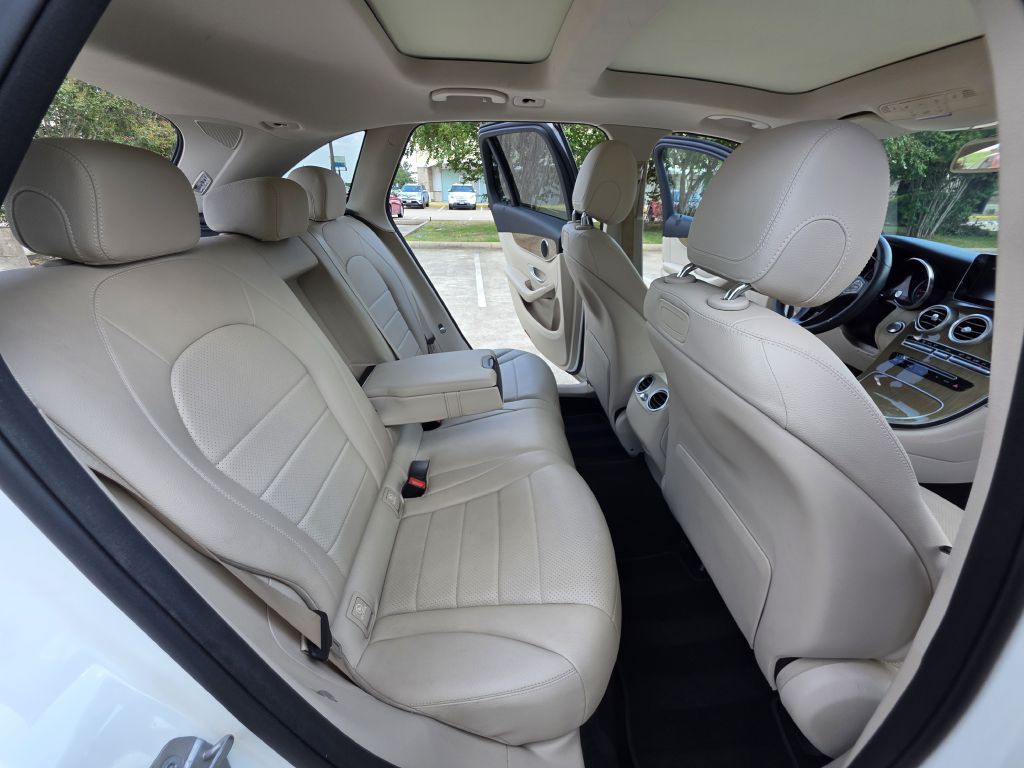 2018 Mercedes-Benz GLC-Class Image 17