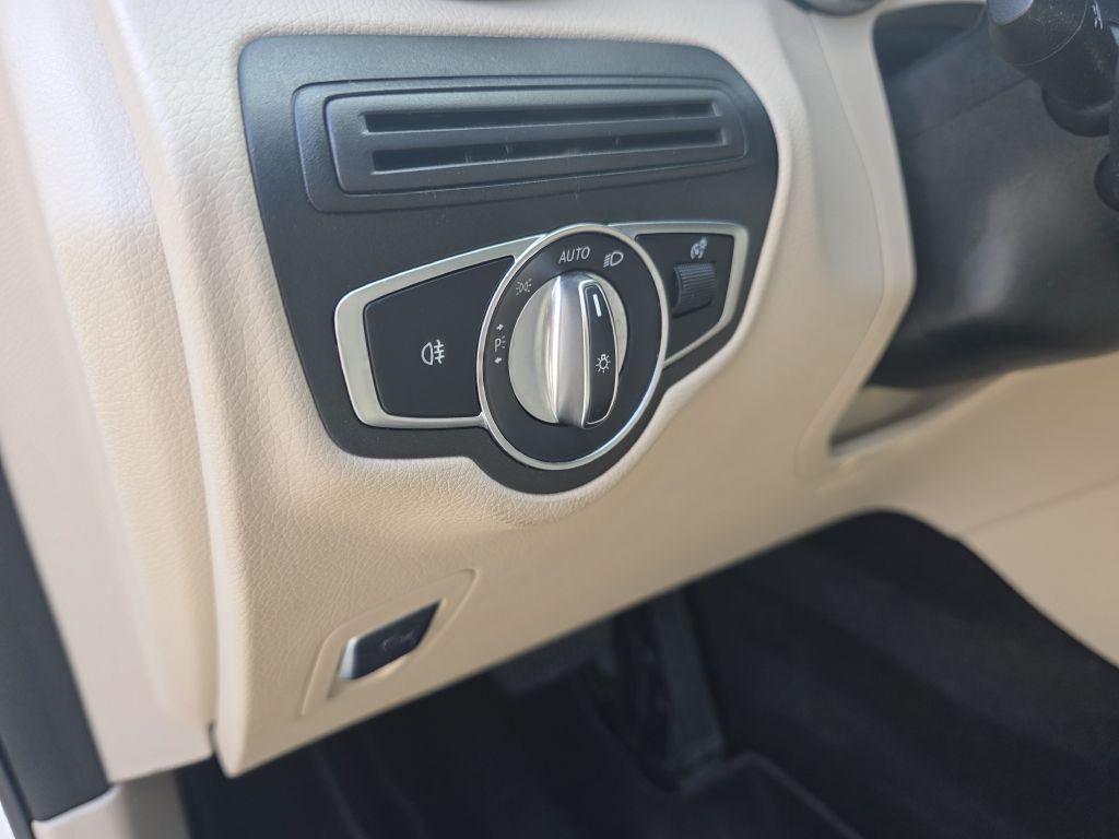 2018 Mercedes-Benz GLC-Class Image 29
