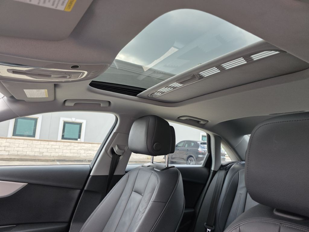 2018 Audi A4 Image 27