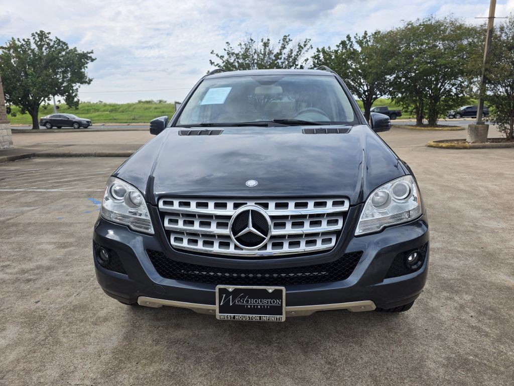 2011 Mercedes-Benz M-Class Image 2