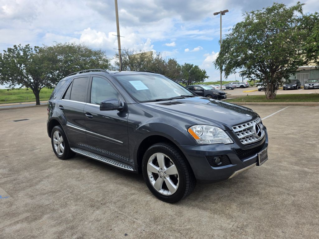 2011 Mercedes-Benz M-Class Image 3