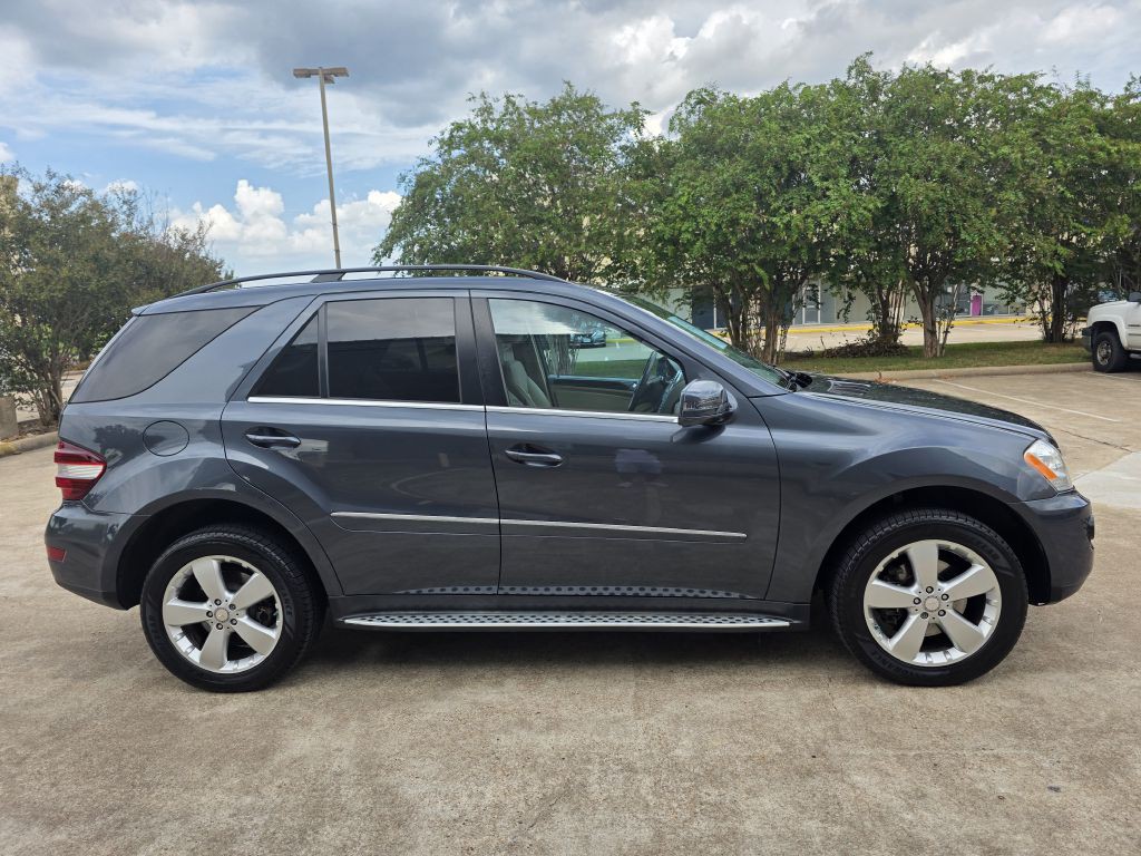 2011 Mercedes-Benz M-Class Image 8