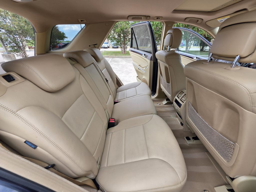 2011 Mercedes-Benz M-Class Image 16