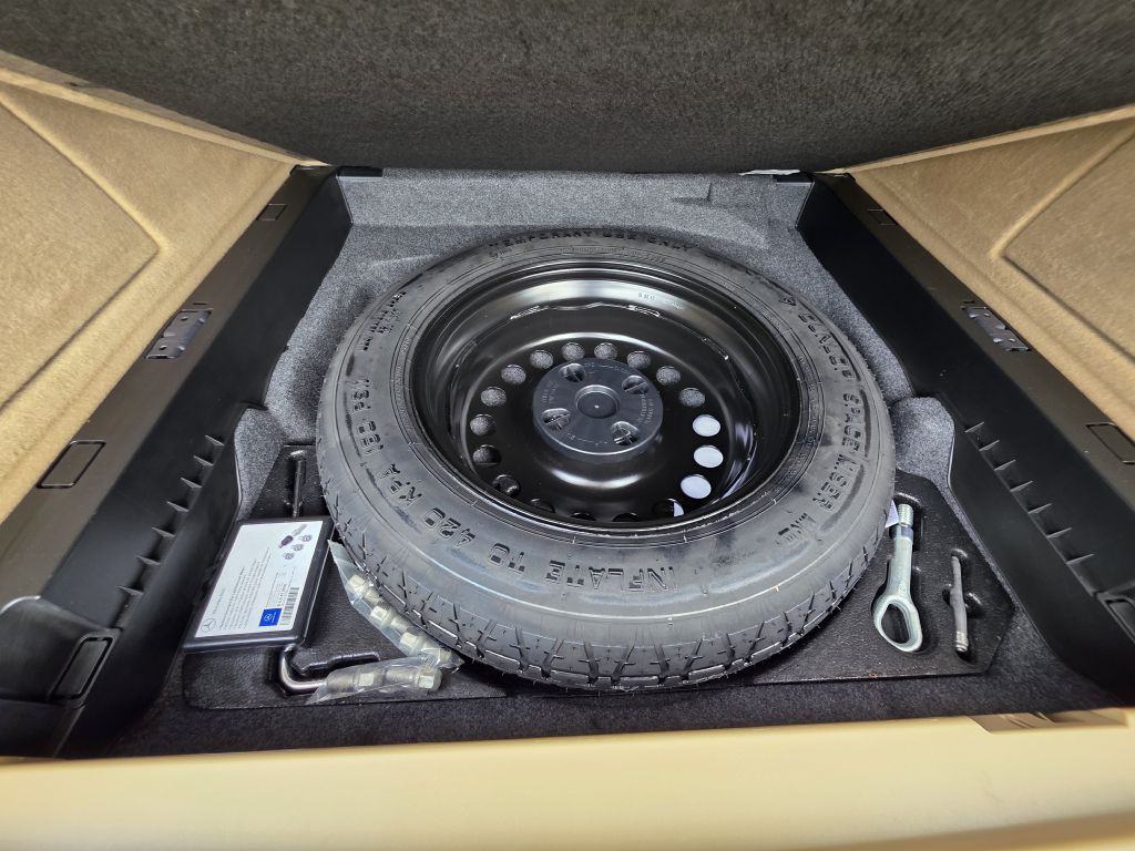 2011 Mercedes-Benz M-Class Image 19