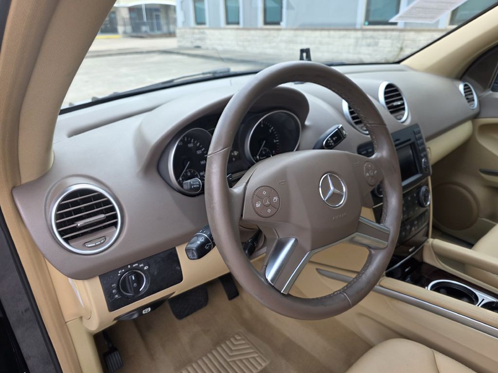 2011 Mercedes-Benz M-Class Image 23