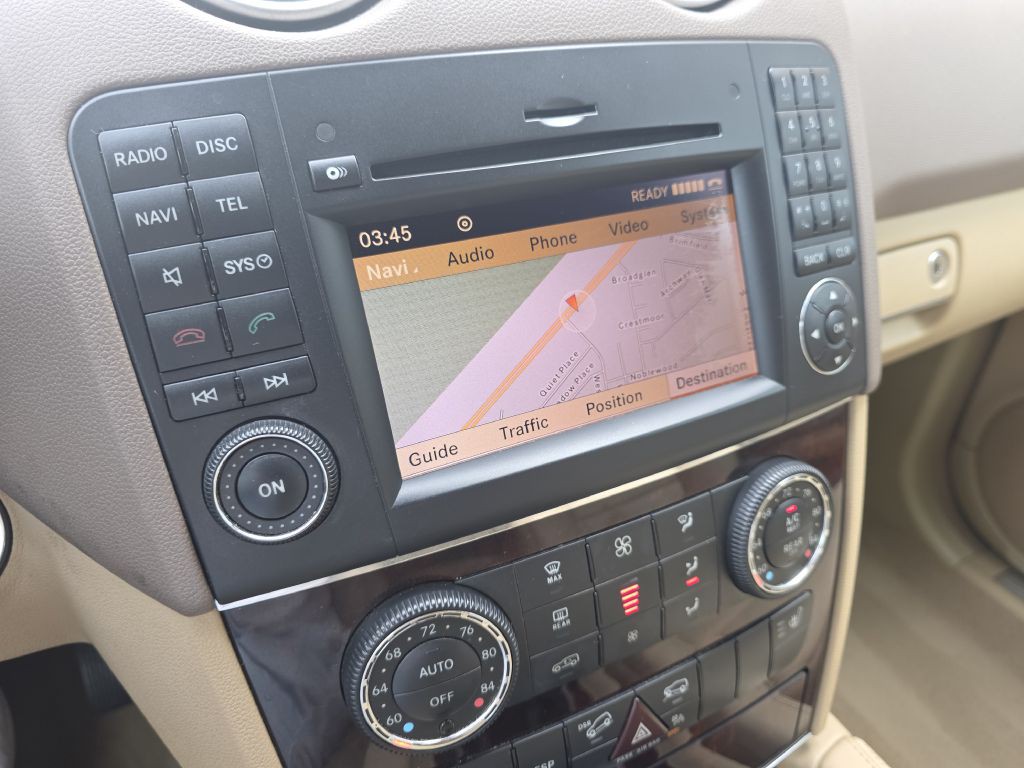 2011 Mercedes-Benz M-Class Image 25