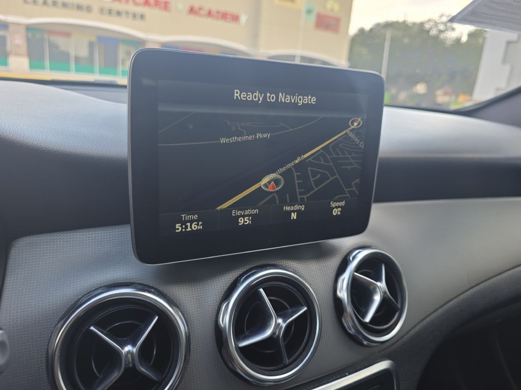 2018 Mercedes-Benz GLA-Class Image 25