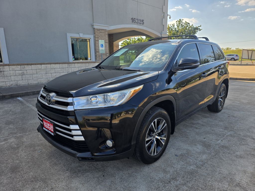 2017 Toyota Highlander Image 1