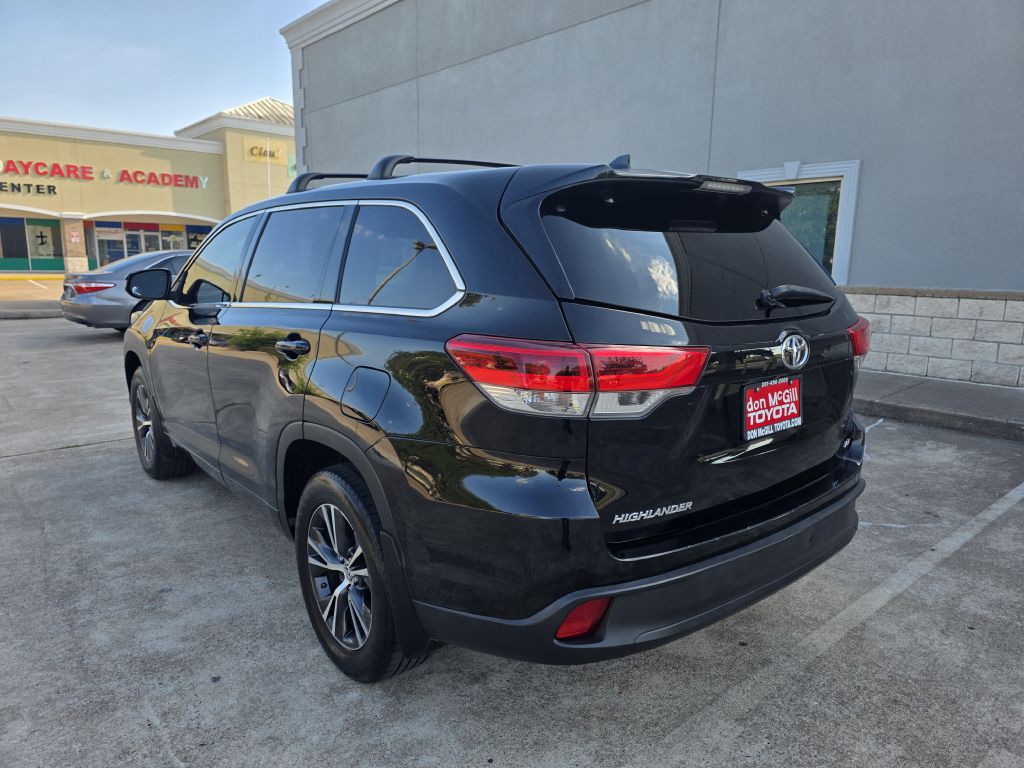 2017 Toyota Highlander Image 5