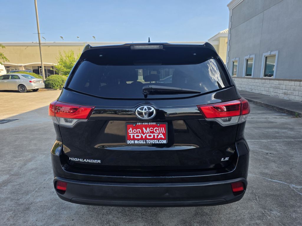 2017 Toyota Highlander Image 6