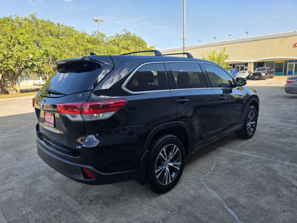 2017 Toyota Highlander Image 7