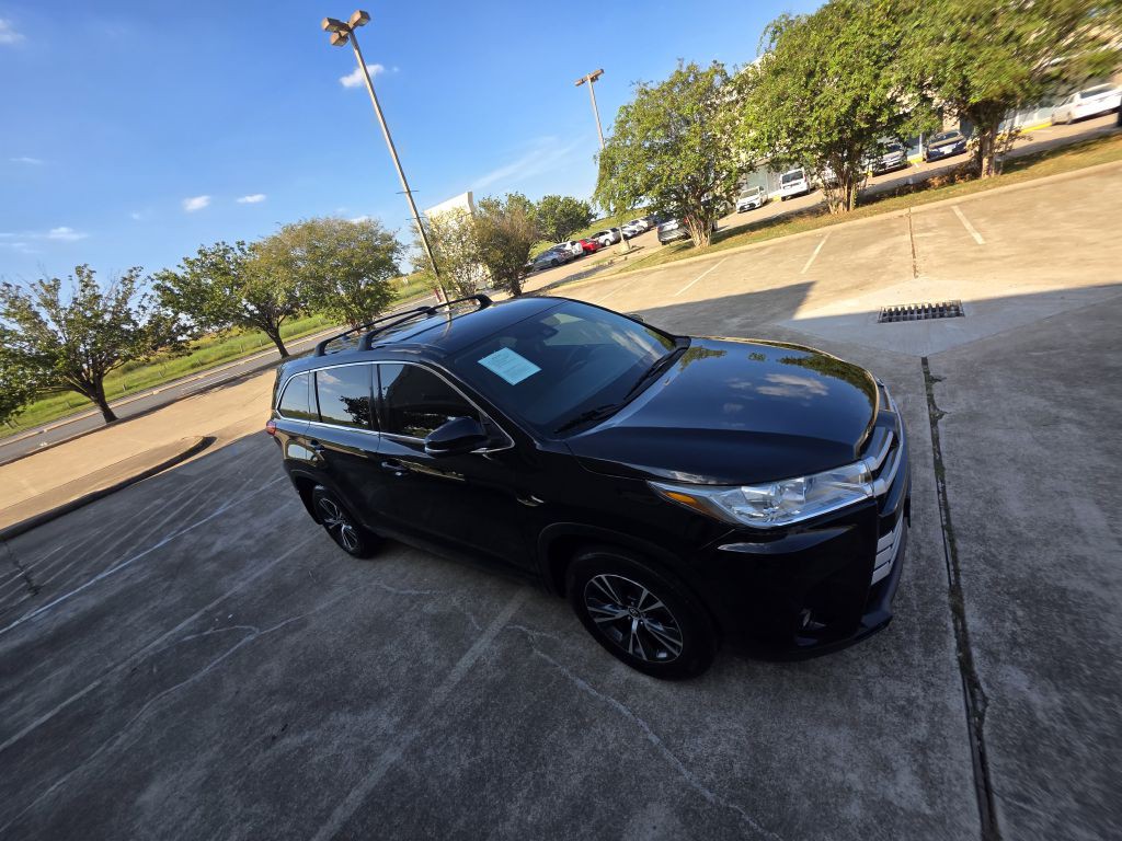 2017 Toyota Highlander Image 9