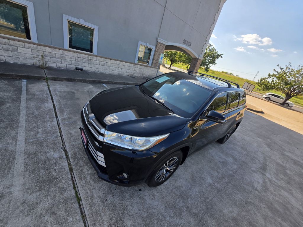 2017 Toyota Highlander Image 10