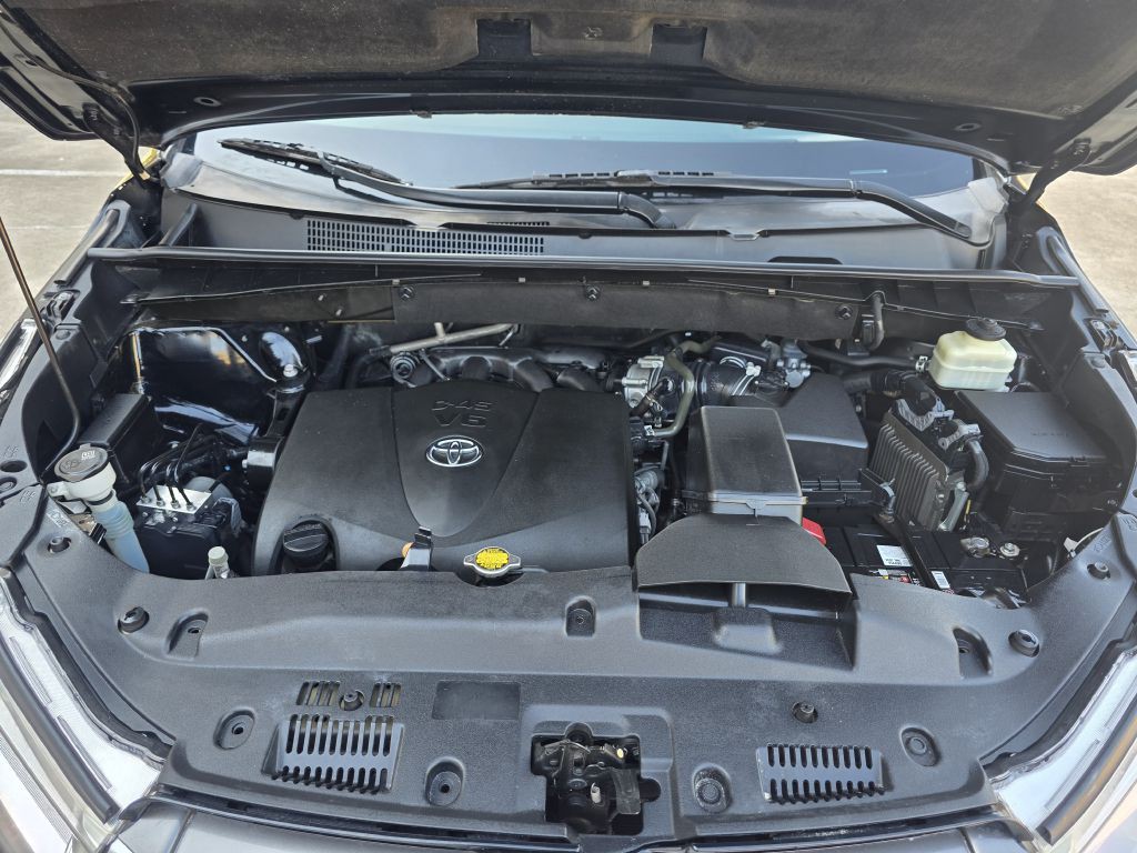 2017 Toyota Highlander Image 29