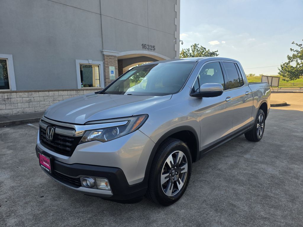 2017 Honda Ridgeline Image 1