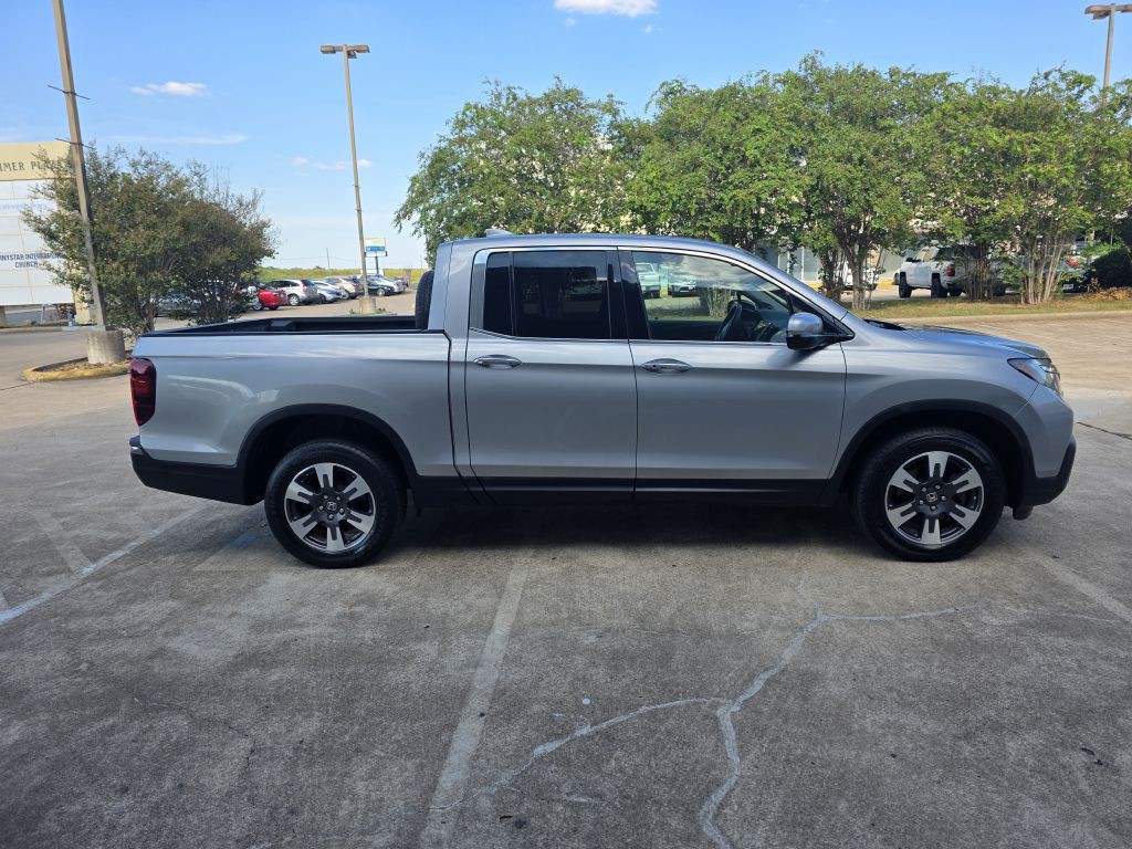 2017 Honda Ridgeline Image 8
