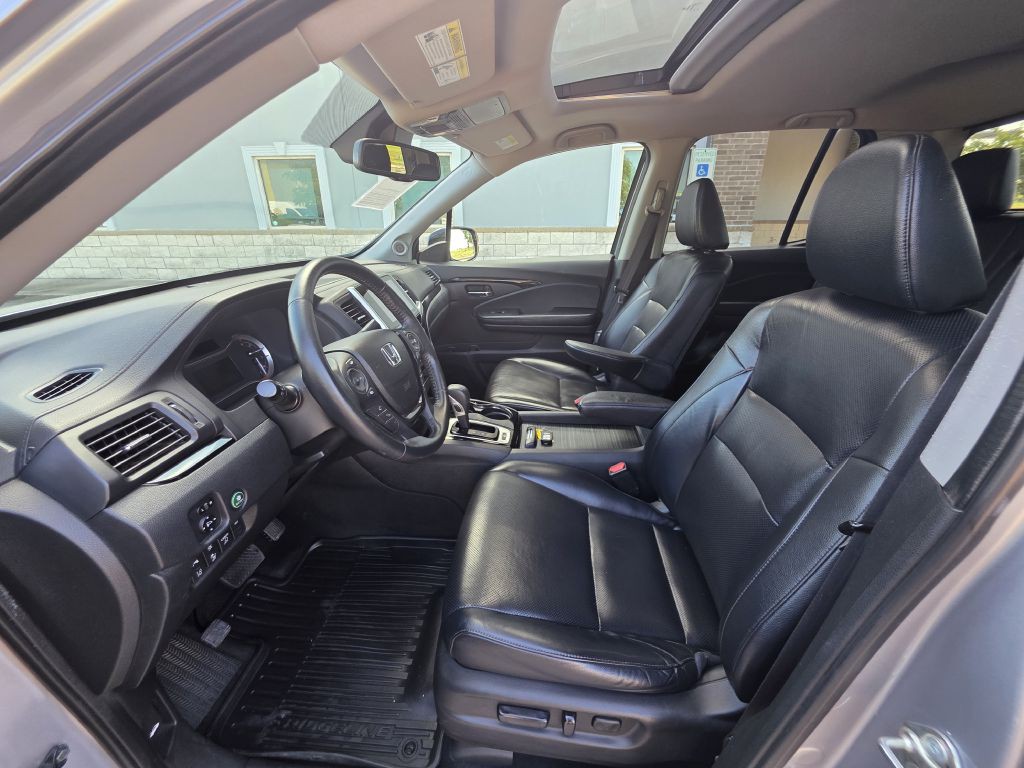 2017 Honda Ridgeline Image 11