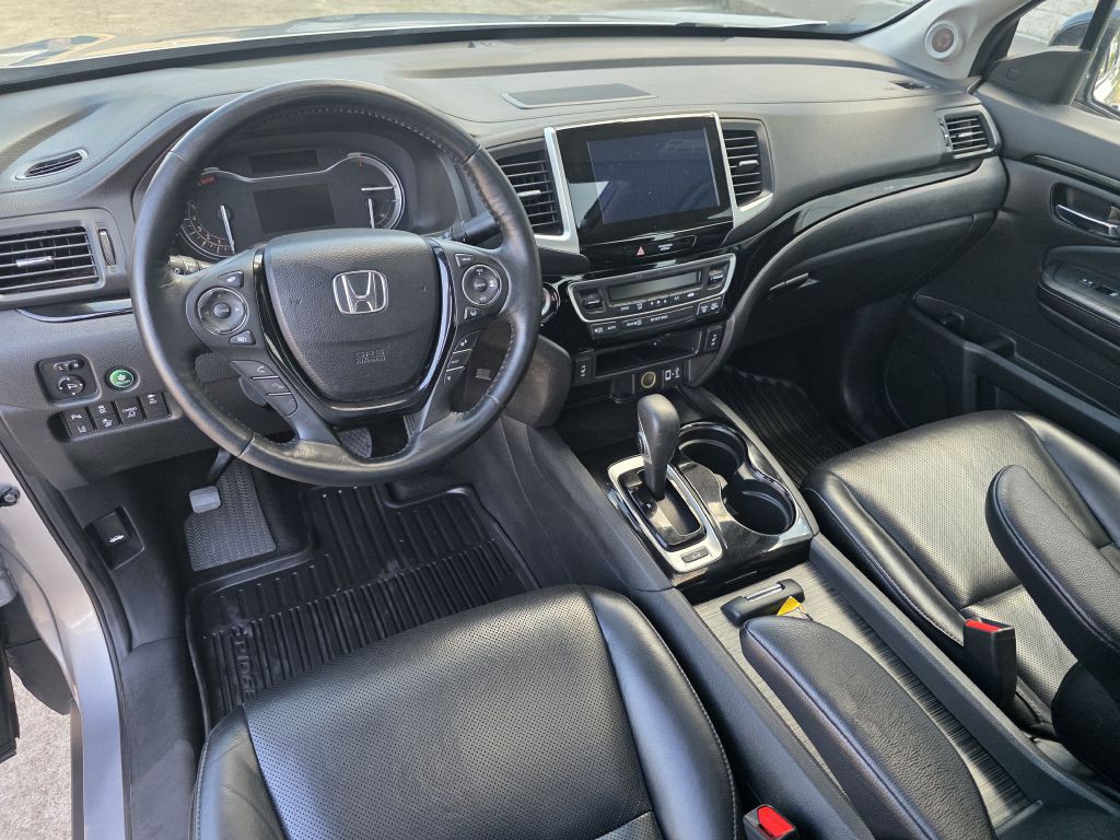 2017 Honda Ridgeline Image 12