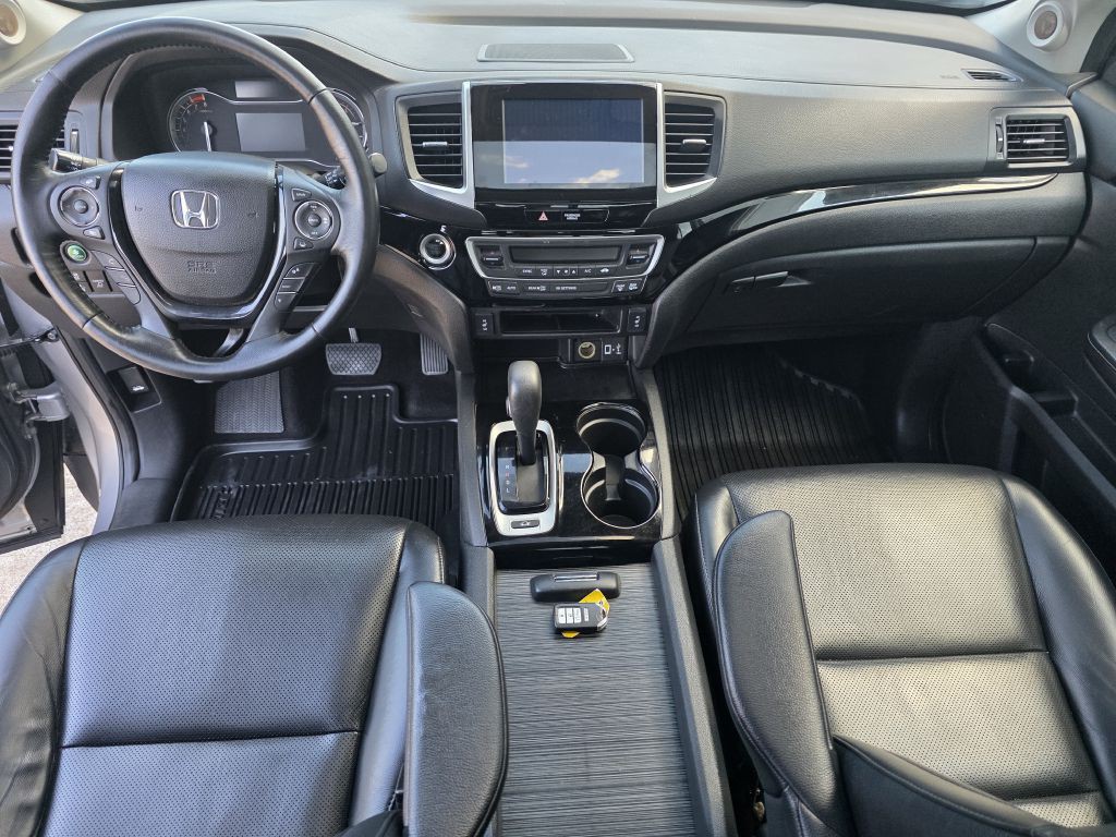2017 Honda Ridgeline Image 13