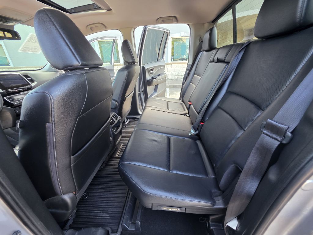 2017 Honda Ridgeline Image 17
