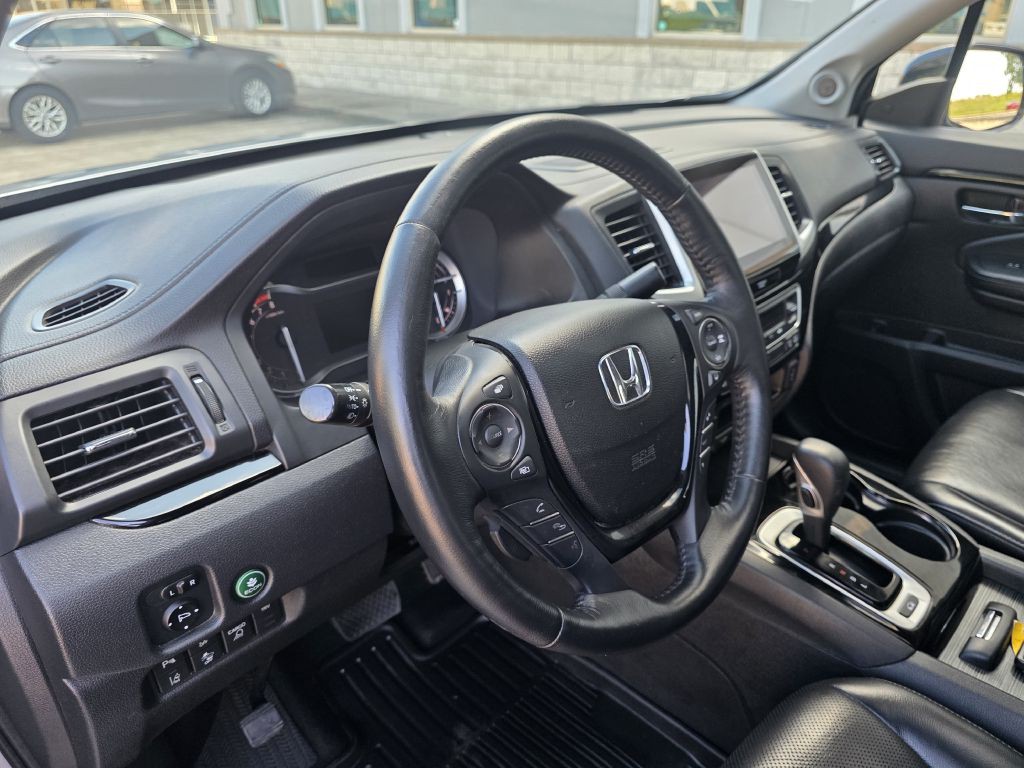 2017 Honda Ridgeline Image 21